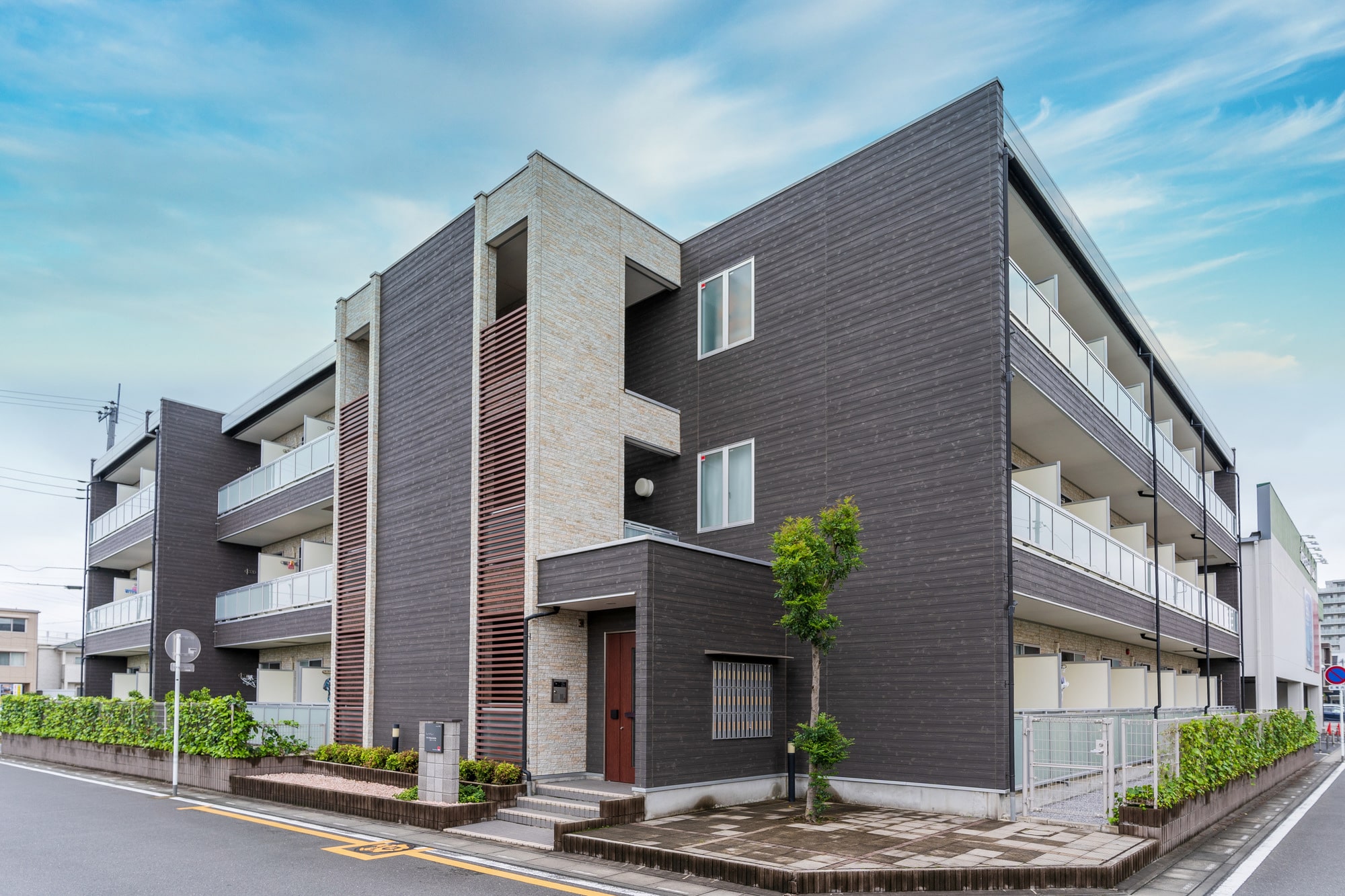 pixta_67528470_M-min