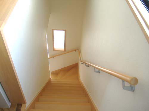 大和建設　リフォーム事例　階段