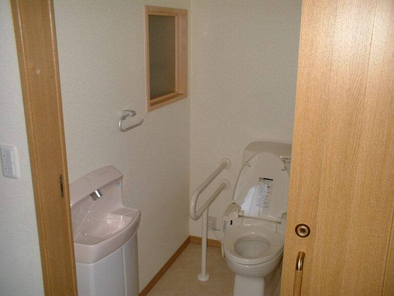 大和建設　リフォーム事例　トイレ